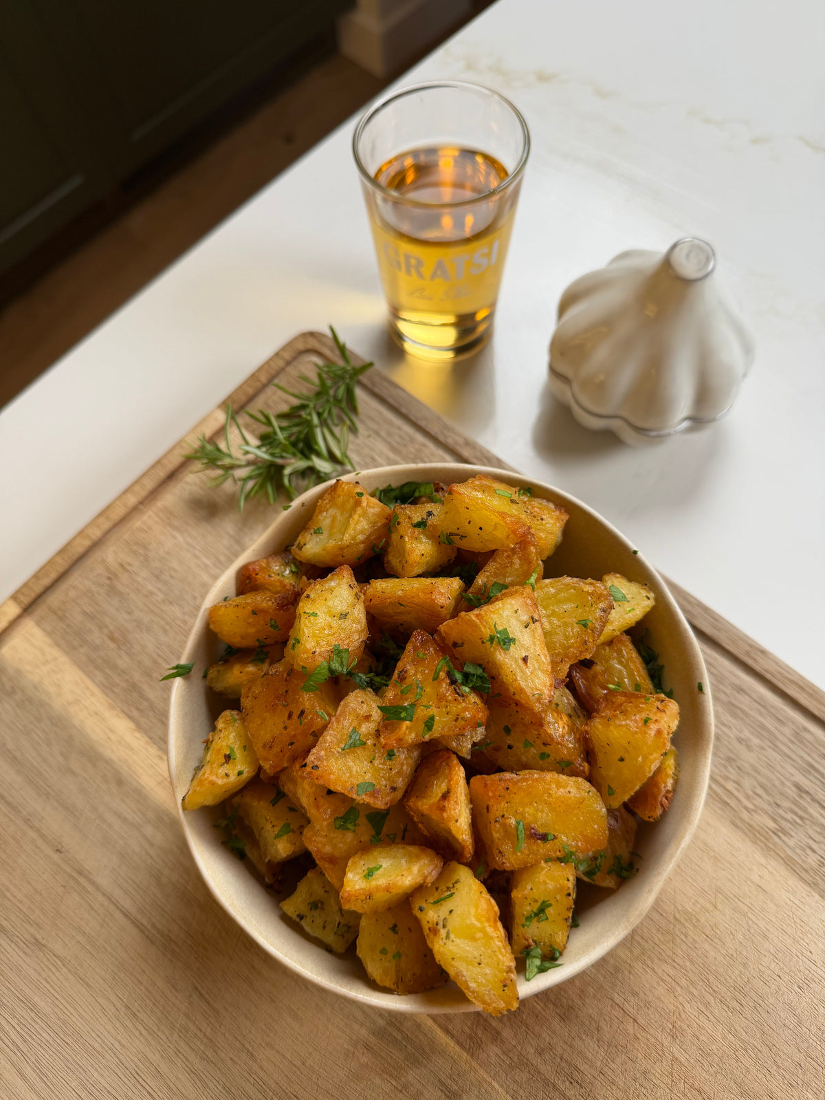 Crispy Roasted Potatoes with Garlic & Rosemary