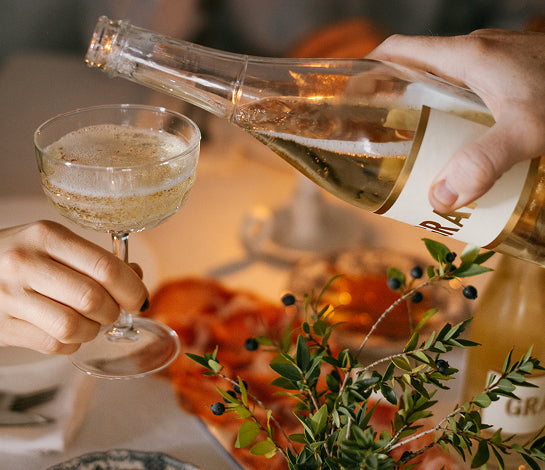 <h2>The newest Gratsi pour comes with bubbles.</h2>